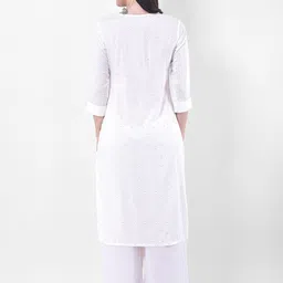 Span Women White Keyhole Neck Flared Sleeves Chikankari Kurta image 5