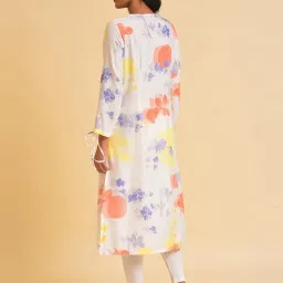 W Off-White Printed Straight Kurta image 2
