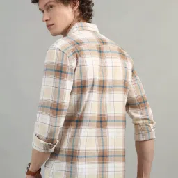 Bushirt Brown Regular Fit Checks Shirt image 2