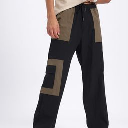 glitchez Men Contrasting Shades Mid-Rise Carpenter Fit Cargo-Style Trousers-picture-25