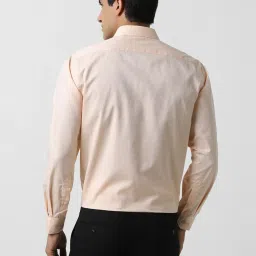 Van Heusen Peach Cotton Regular Fit Self Pattern Shirt image 2