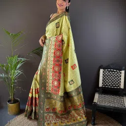Elora Light Green Silk Woven Design Banarasi Saree With Unstitched Blouse image 2