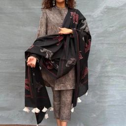 Chidiyaa Soil Drifting Through Dawn Blockprinted Cotton Dupatta-picture-2