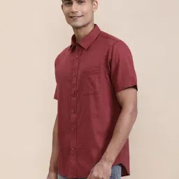 Crocodile Red Cotton Solid Regular Fit Shirt image 4
