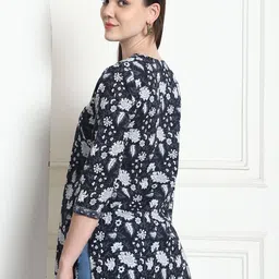 Rajnandini Floral Printed V-Neck Cotton Kurti image 3