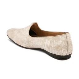 house of pataudi House of PataudiMen Textured Casual Mojaris image 3