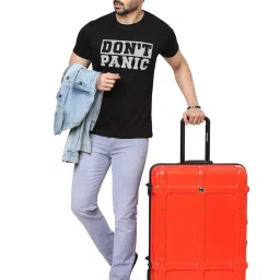 NAKURU Quantum Quest Red Textured Hard Large Trolley Bag -29 cm image 2