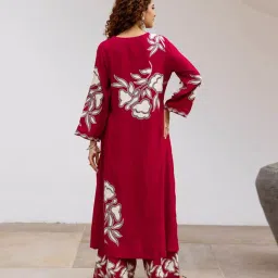 Autumnlane Red Bakul Shiraz Regular Fit Kurta Pant Set image 2