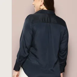 Qurvii + Navy Regular Fit Shirt image 2