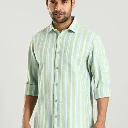Indian Terrain Green Regular Fit Striped Shirt image 2