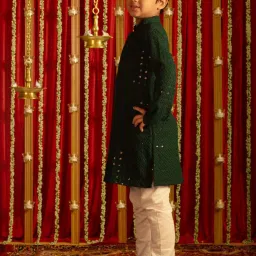 VASTRAMAY Boys Green & White Embroidery Full Sleeves Kurta Sets image 2