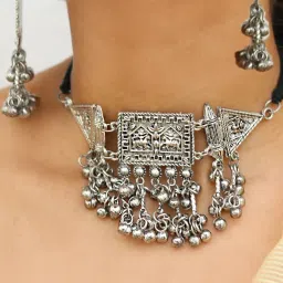 Teejh Ethnic Dhriti Ghungroo Necklace Set for Women image 2