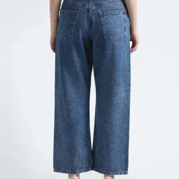 Tommy Hilfiger Relaxed Fit Lea Rinse Washed Mid Rise Jeans image 2