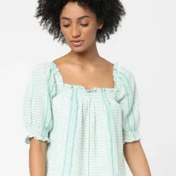 Only White Printed Top-picture-11