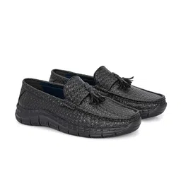 BIZZARO Men Textured Loafers image 4