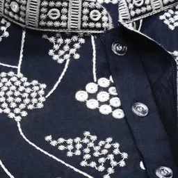 Sangria Men Classic Sequinned Mandarin Collar Kurta image 2