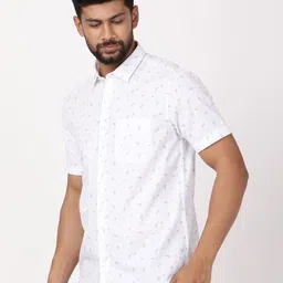 Indian Terrain Men Classic Fit Conversational Printed Pure Cotton Casual Shirt image 2