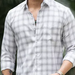 Urban Scissors Men Comfort Slim Fit Checked Spread Collar Casual Shirt image 3