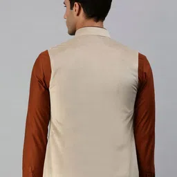 SHOWOFFFF Slim-Fit Mandarin Collar Nehru Jackett image 3