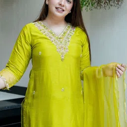 FAST FASHIONS Women Ethnic Motifs Embroidered Regular Kurta with Trousers & Dupatta image 2
