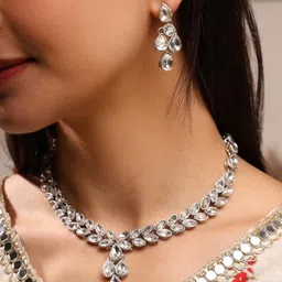 EIT Collection Women Silver-Plated Necklace with Earring Jewellery Set image 4