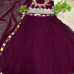 new pooja Embellished Semi Stitched Lehenga Choli image 4