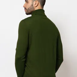 ain6 Men Solid Turtle Neck Dark Green Sweater image 2