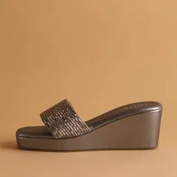 Eridani Women's Neev Gun Metal Wedges image 2