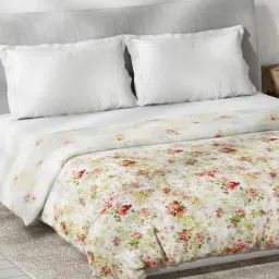 DDecor Floral Red 150 TC Cotton Reversible Quilt image 2