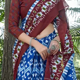 Saree Mall Blue Printed Sarees With Unstitched Blouse image 3