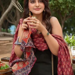 Aaghnya Women Solid Kurta with Palazzo & Dupatta image 3