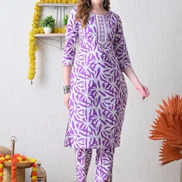 physil Women Floral Embroidered Cotton Kurta with Trousers-picture-25