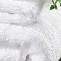 DDECOR Live Beautiful White Cotton 625 GSM Bath Towel - Set of 1 image 2