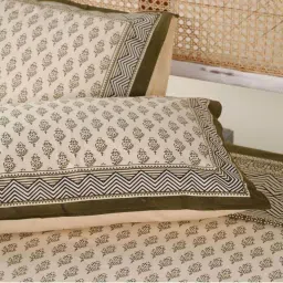 Peepul Tree Beige & Olive Green Cotton 280 TC Double Bedsheet with 2 Pillow Covers image 3