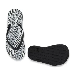 Ginger by Lifestyle Women's Black Flip Flops image 3