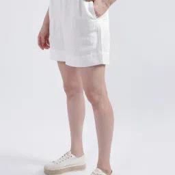 Gant White Relaxed Fit Shorts image 3