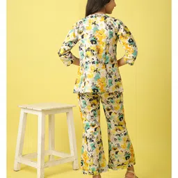 ISHTI Cambric Woven Floral Printed Top & Coordinating Pant With Three Fourth Sleeves Shrug Set - Yellow image 3