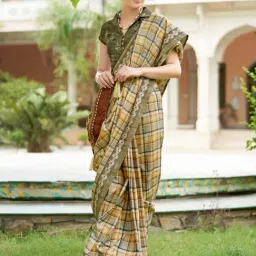 Saree Mall Beige Chequered Saree With Unstitched Blouse-image-36