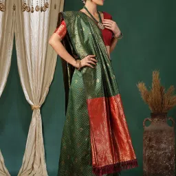 Satrani Green Silk Blend Woven Saree With Unstitched Blouse image 3