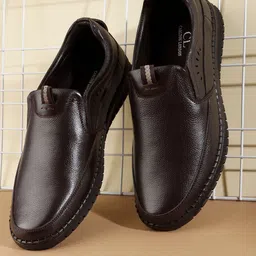 Carlton London Men Textured Leather Loafers image 4