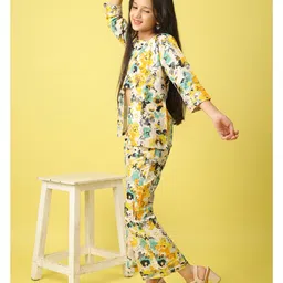 ISHTI Cambric Woven Floral Printed Top & Coordinating Pant With Three Fourth Sleeves Shrug Set - Yellow image 4
