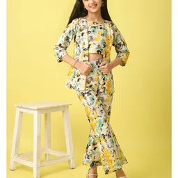 ISHTI Cambric Woven Floral Printed Top & Coordinating Pant With Three Fourth Sleeves Shrug Set - Yellow image 5