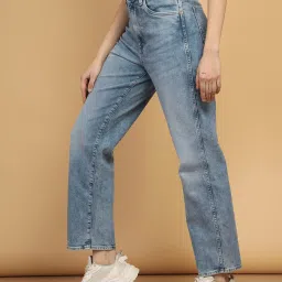 Wrangler Light Blue Straight Fit High Rise Jeans image 3