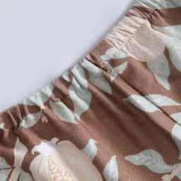 Maspar Red Cotton Printed 200 TC Double Fitted Bedsheet with 2 Pillow Covers image 3