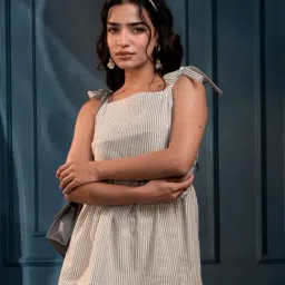 Juniper Sage Green Printed Top-picture-11