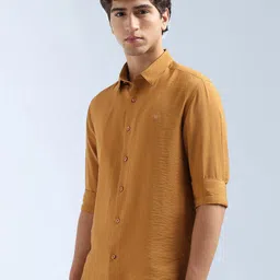 Flying Machine Men Slim Fit Solid Spread Collar Casual Shirt image 3