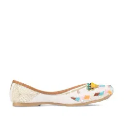 Desi Colour Women's White Ethnic Juttis-picture-19