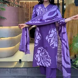 CAPITALHAVEN Women Floral Printed Regular Chanderi Silk Kurta with Trousers & With Dupatta image 5