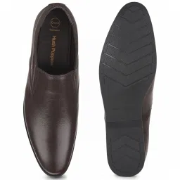 Hush Puppies by Bata Men's ALPHA E 24 Brown Loafers image 3