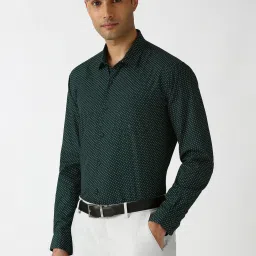 Peter England Green Cotton Regular Fit Printed Shirt image 3